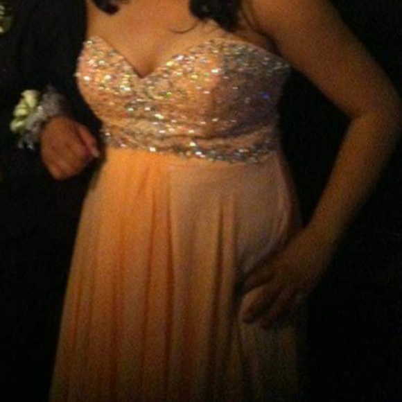 Dress - Picture 3 of 3